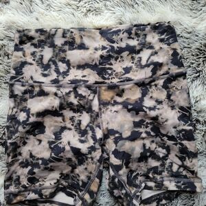 Size 8 Lululemon biker short